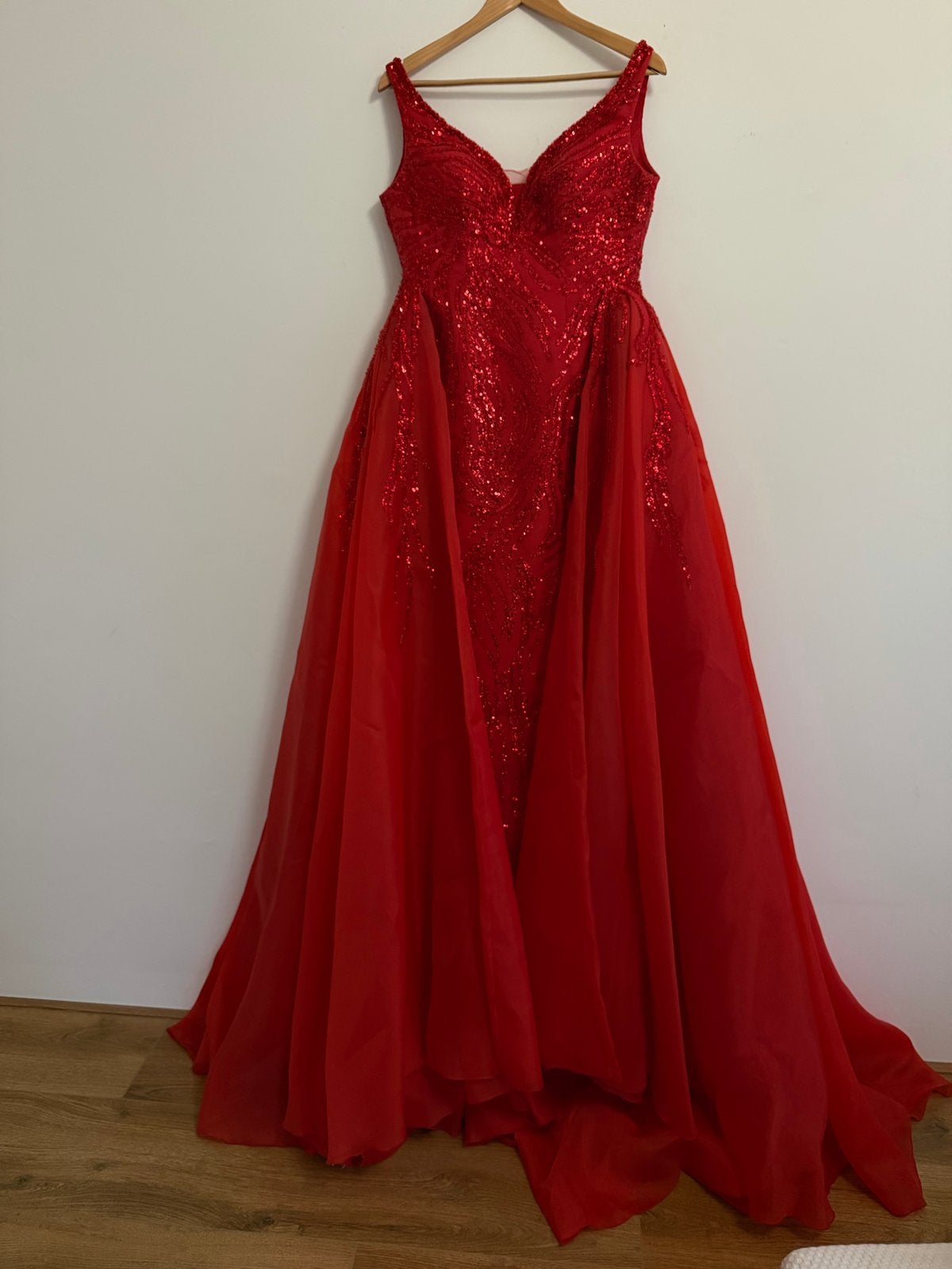 Bruidsjurk met Pailletten en sleep- Vero Moda maat Eu 36, Ophalen of Verzenden, Zo goed als nieuw, Rood, Trouwjurk