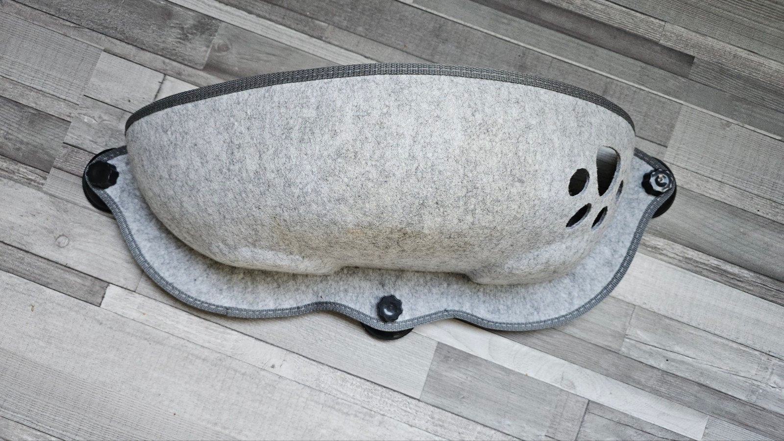 Kattenhangmat, Ophalen