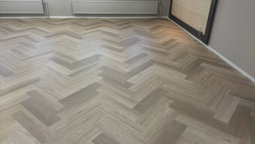 PVC,LAMINAT,STOFFEREN/GOEDE PRIJS, Verkoopstyling