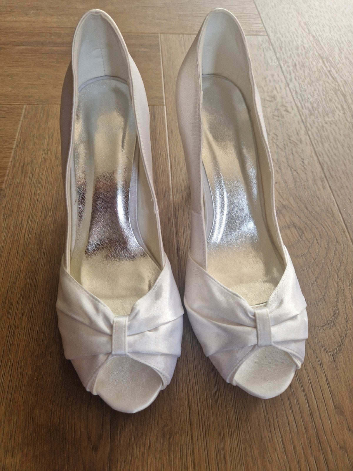 Witte pumps/ trouwschoenen maat 38, Kleding | Dames, Ophalen of Verzenden, Nieuw, Wit