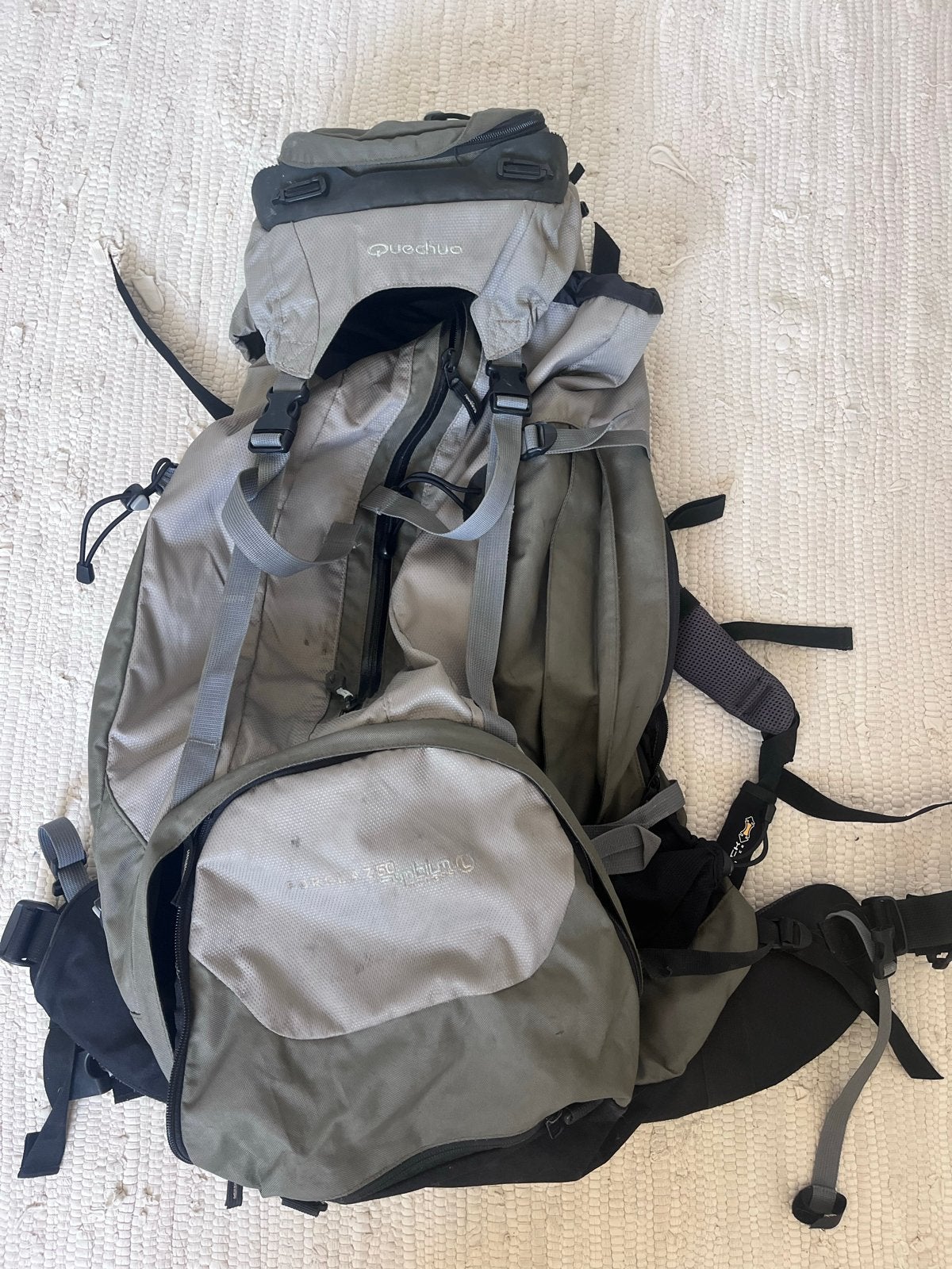 Quechua Forclaz 60L Backpack rugzak- Gebruikt, Ophalen of Verzenden, Gebruikt, Grijs, Overige typen