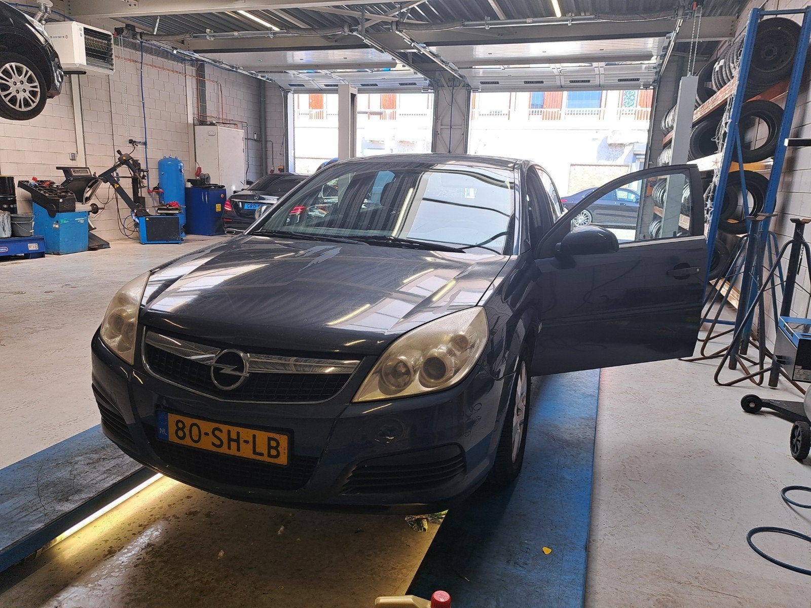 Opel Vectra 1.8 16V SDN 2006 Grijs, Auto's, Opel, Voorwielaandrijving, 1295 kg, 4 cilinders, 1796 cc