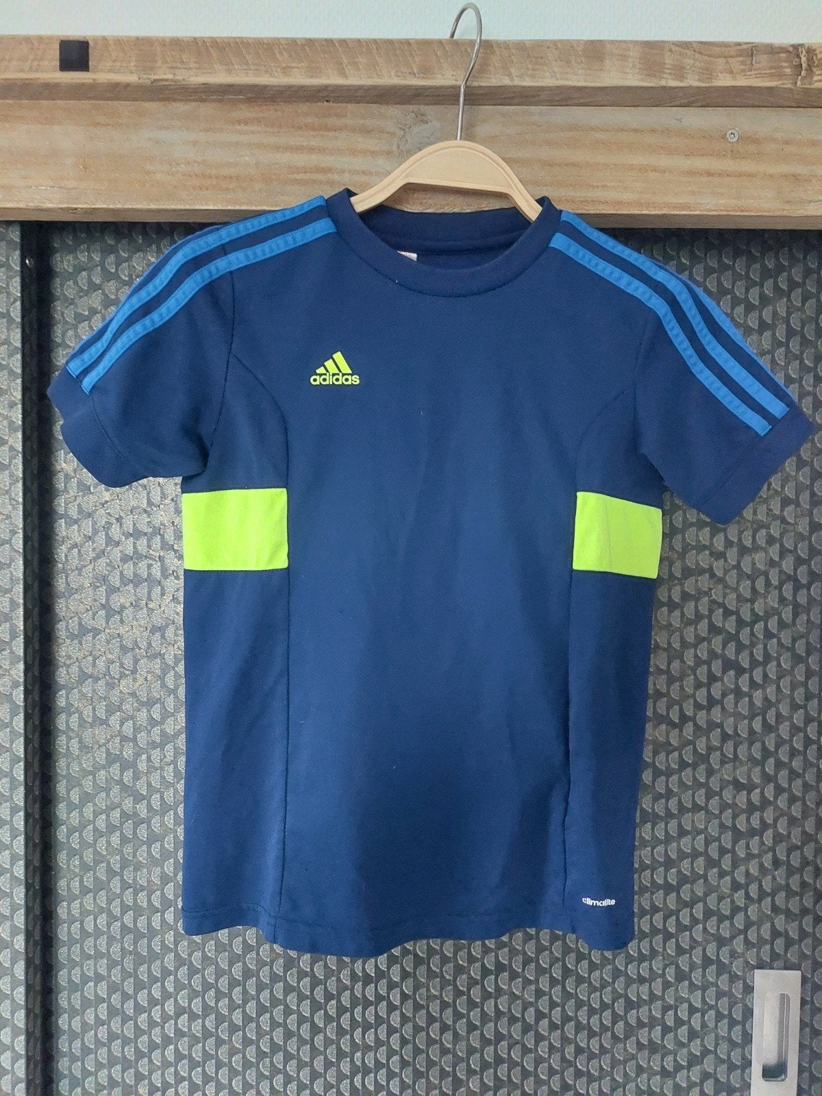 Shirt Adidas 152, Kinderen en Baby's, Kinderkleding | Maat 152, Adidas, Gebruikt, Sport- of Zwemkleding, Ophalen of Verzenden