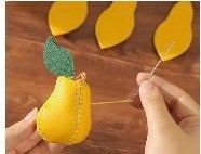 DIY sleutelhanger  peer van leer  maken, Ophalen of Verzenden, Nieuw, Knutselwerk