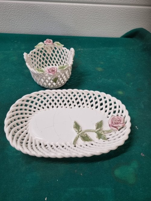 gevlochten aardewerk schaal en mandje rozen, Ophalen of Verzenden, 'T Olde Gre-j, Info@toldegrej.nl, Endepoelstraat 20f Didam