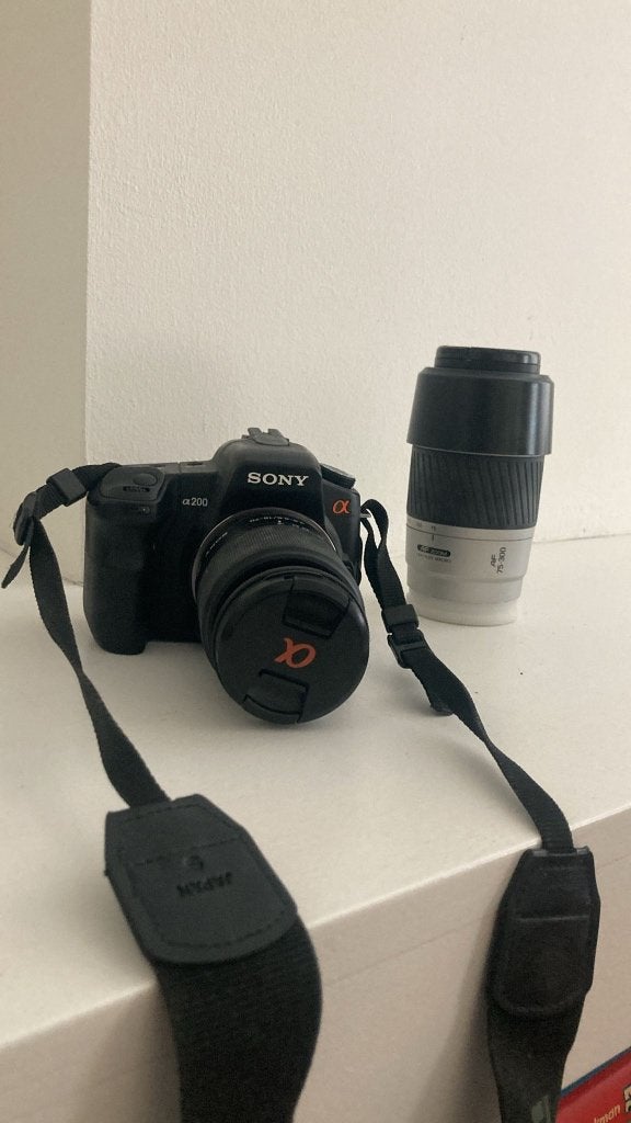 DSLR -Sony Alpha 200 - incl. 2 lenzen 18-70 en 75-300, Audio, Tv en Foto, Fotocamera's Digitaal, Spiegelreflex, Zo goed als nieuw