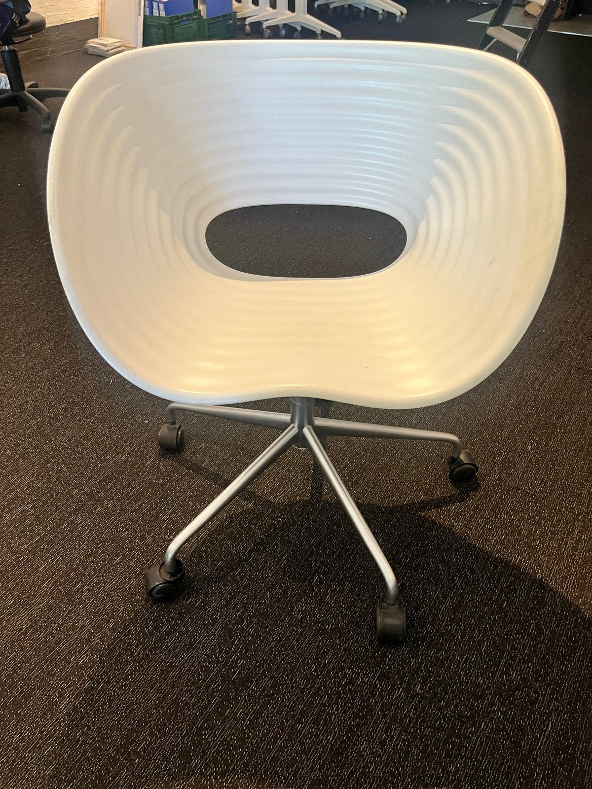 4x Vitra Tom Vac Witte design bureaustoel met wielen, Ophalen, Gebruikt, Wit, Bureaustoel