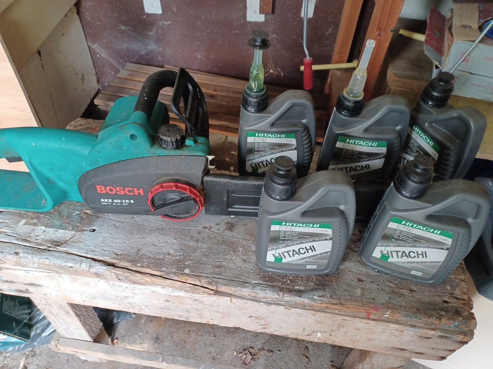 Elektrische Bosch kettingzaag met extra olie, Doe-het-zelf en Verbouw, Gereedschap | Zaagmachines, Ophalen