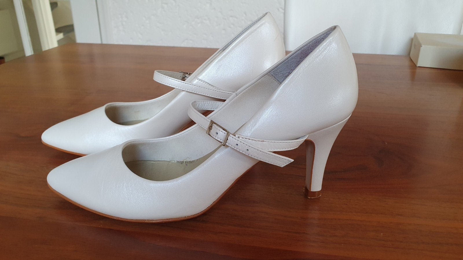 Pumps / bruidsschoenen Fiarucci leer maat 39, Schoenen, Ophalen of Verzenden, Zo goed als nieuw, Wit