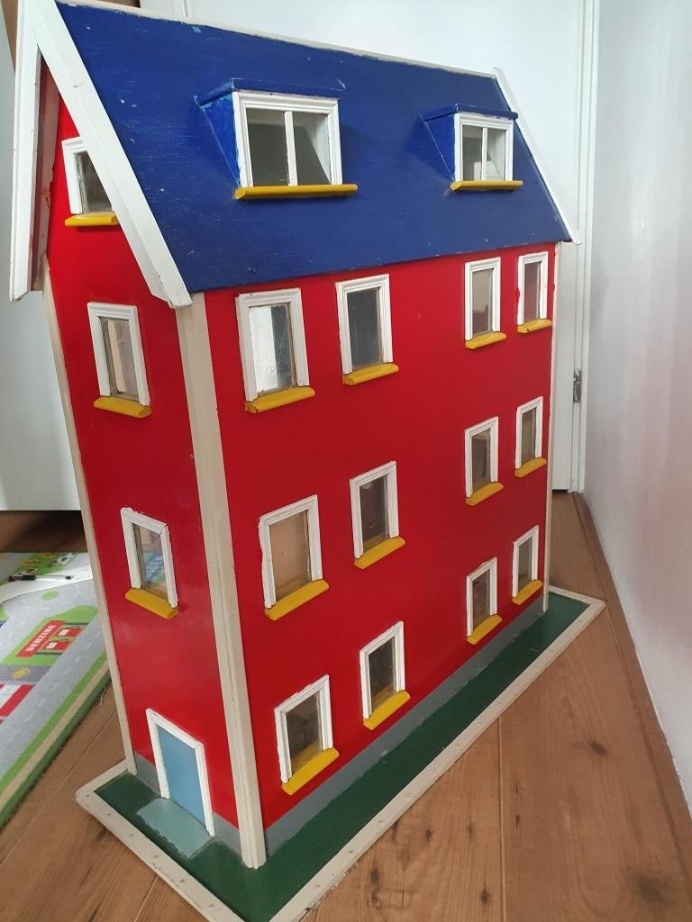 Poppenhuis 3 verdiepingen, Ophalen, Zo goed als nieuw, Poppenhuis