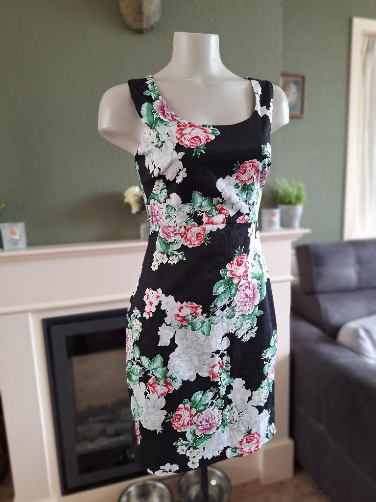 Sandro Ferrone bloemen jurk IT 42 S 36, Kleding | Dames, Sandro Ferrone, Zo goed als nieuw, Knielengte, Maat 36 (S)