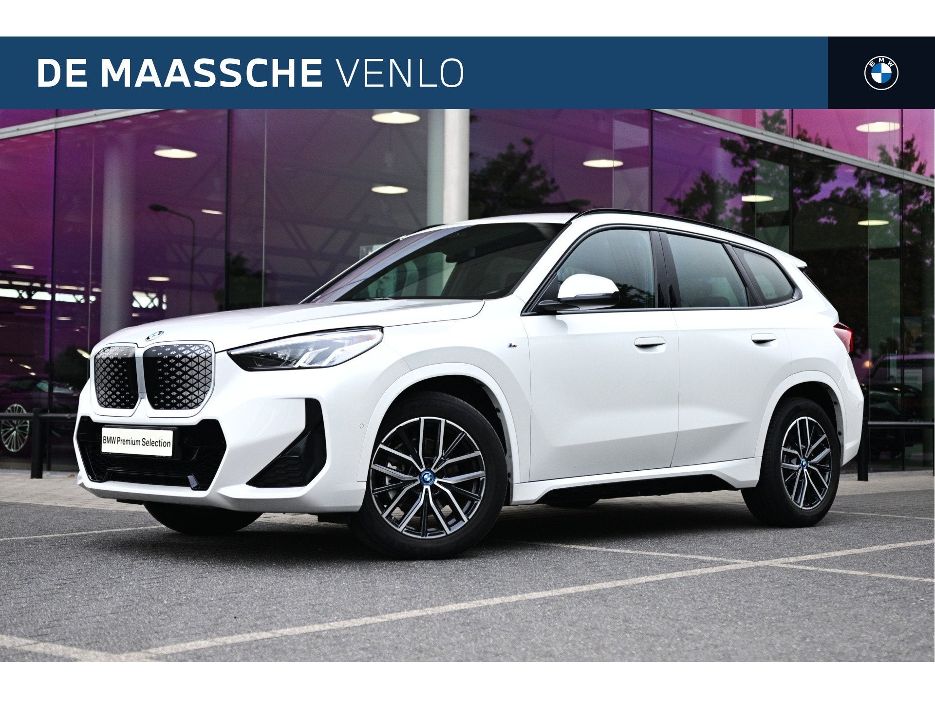 BMW iX1 eDrive20 M Sport / Sportstoelen / Achteruitrijcamera, Auto's, Dealer onderhouden, Gebruikt, Met garantie (alle), 24 min