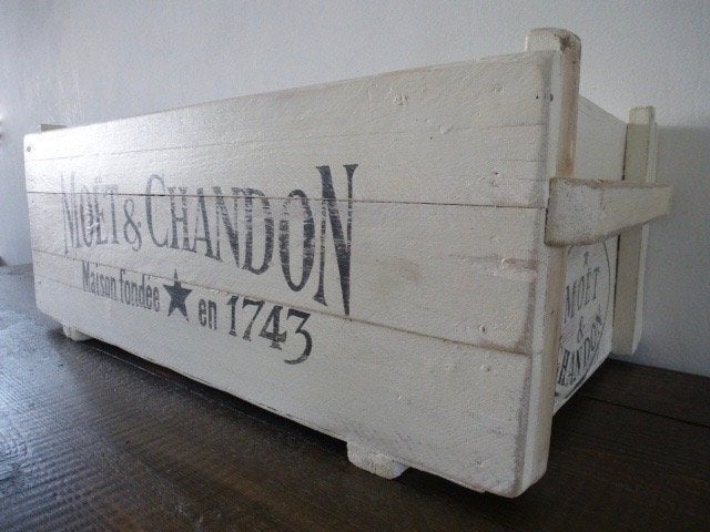 Champagne kist / houten krat Moët et Chandon / vintage, Huis en Inrichting, Woonaccessoires | Kisten, Zo goed als nieuw, 5 – 50