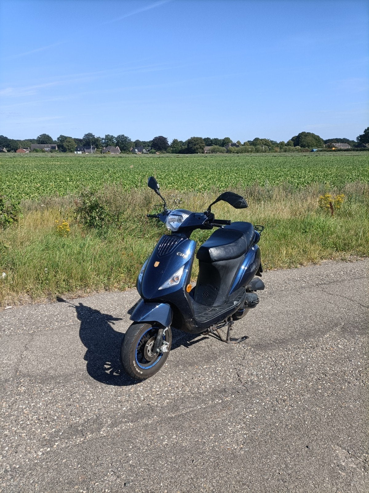 La souris scooter, Ophalen, Benzine