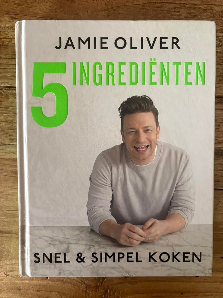 Jamie Oliver: 5 Ingrediënten - Snel & Simpel Koken Kookboek, Hoofdgerechten, Ophalen of Verzenden, Zo goed als nieuw, Europa