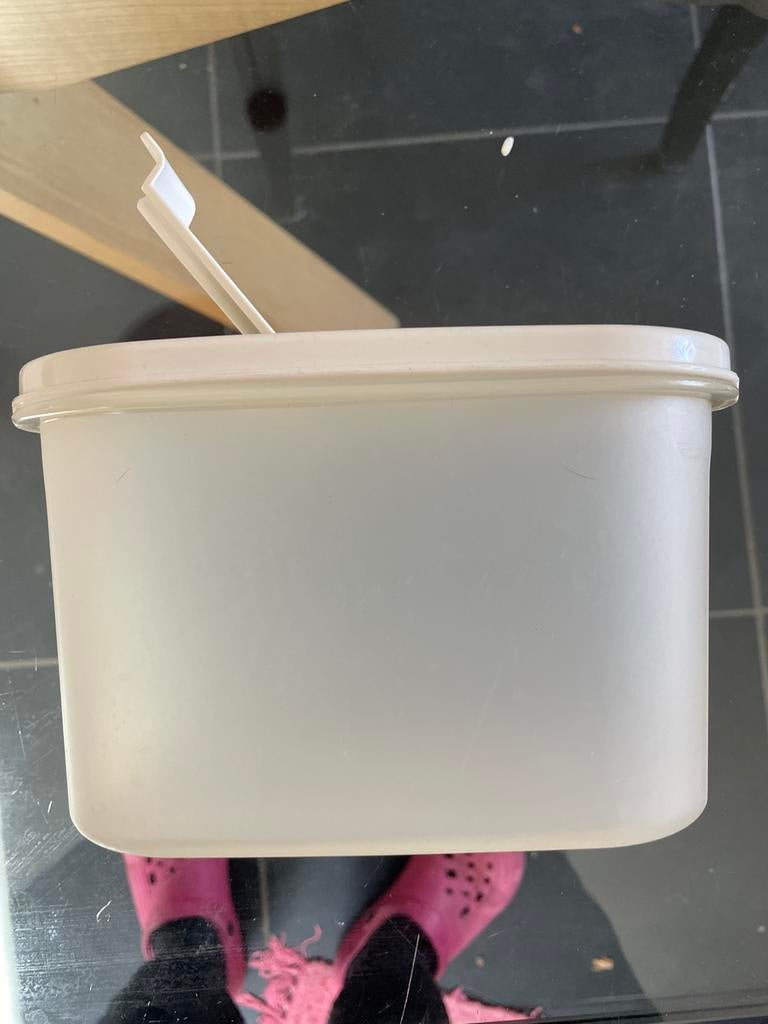 Tupperware ruimtespaarder no 2, met klepje, Huis en Inrichting, Keuken | Tupperware, Gebruikt, Bus of Trommel, Crème, Ophalen of Verzenden