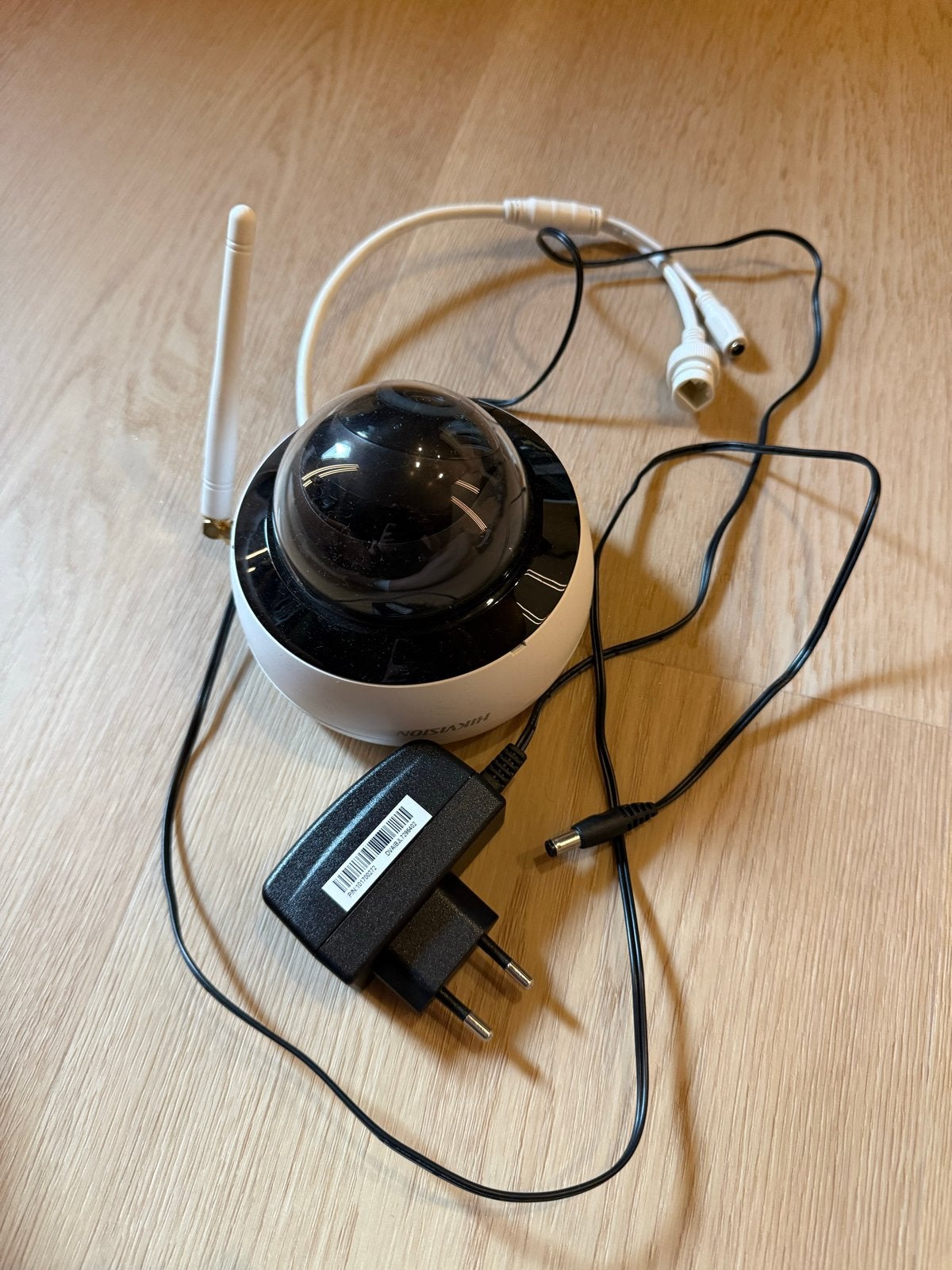 Hikvision DS-2CD2141G1 IP-camera - Dome - Binnen/Buiten, Ophalen of Verzenden, Zo goed als nieuw, Buitencamera