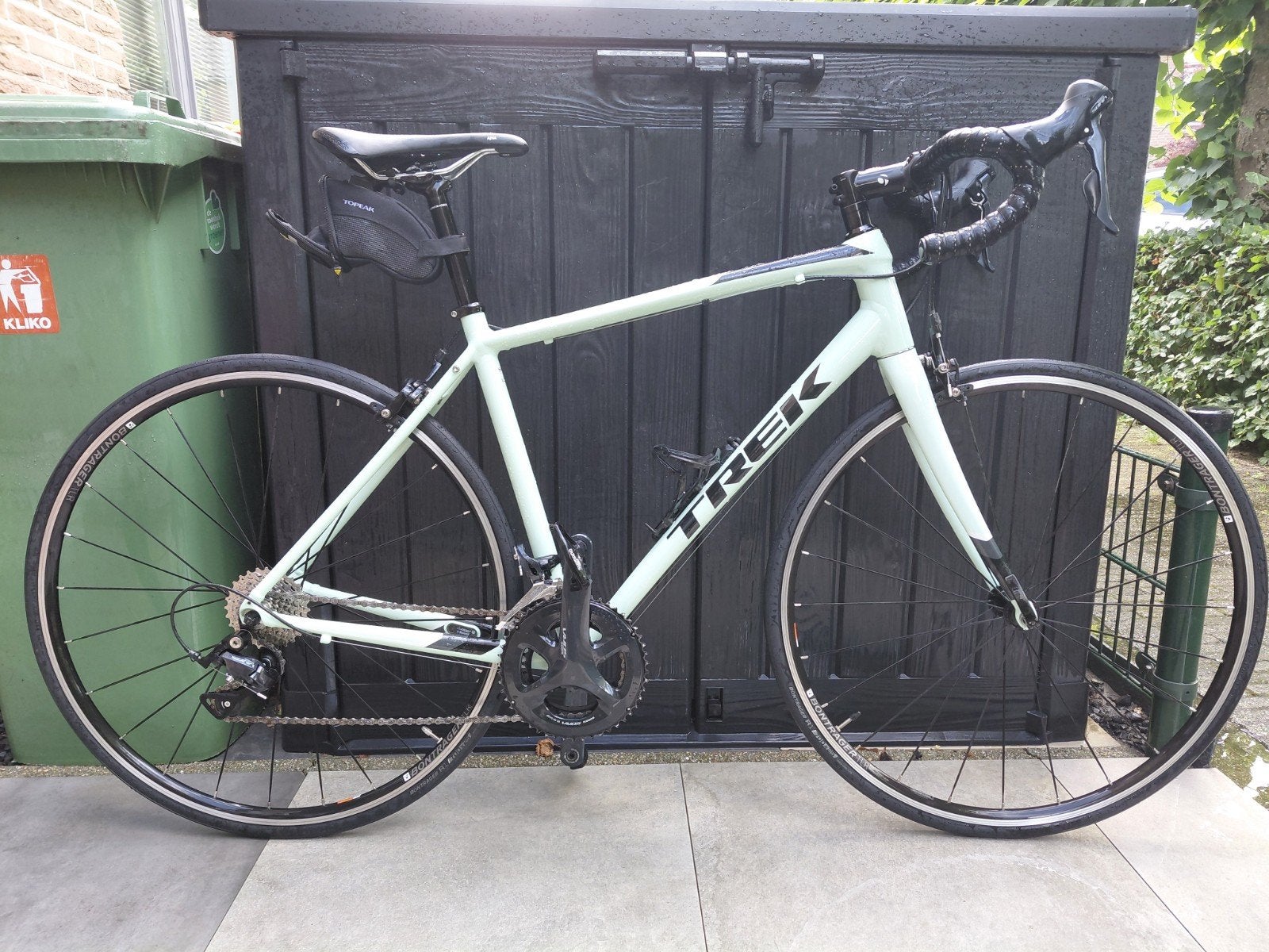 Racefiets Trek Domane AL3 (Nieuwstaat), Fietsen en Brommers, Fietsen | Racefietsen, 28 inch, Velgrem, Aluminium, Zo goed als nieuw