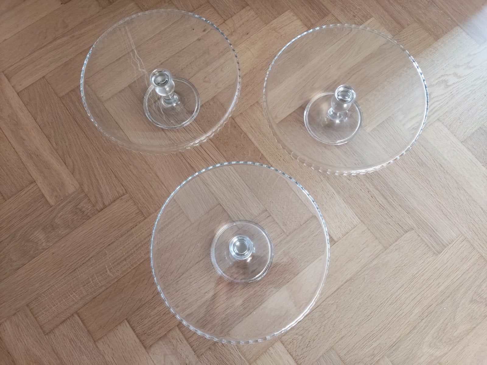 Set van 3 glazen taartplateaus / etagères, Klassiek, Overige typen, Ophalen of Verzenden, Glas