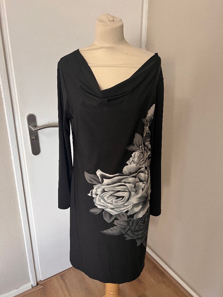 Zwarte dames jurk van K-Design maat XXL grijze roos, K-design, Zwart, Maat 46/48 (XL) of groter, Ophalen of Verzenden