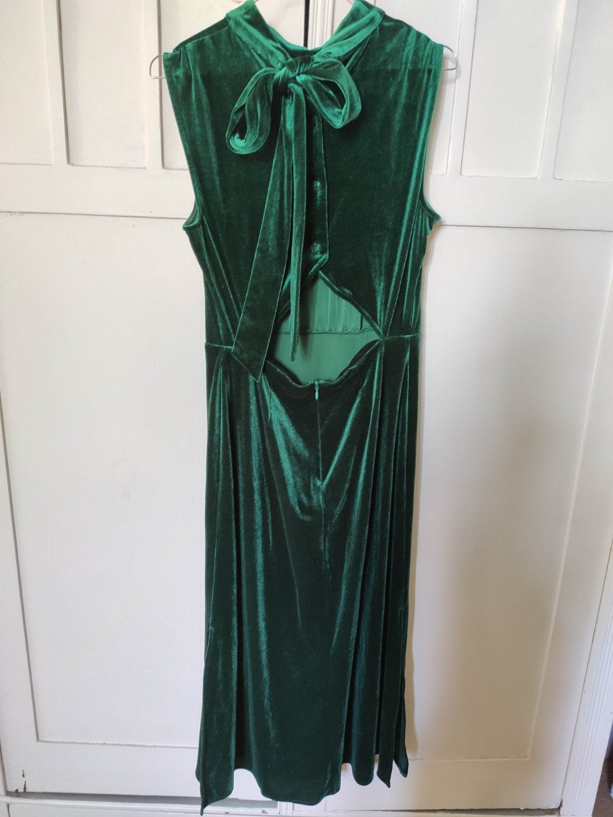 Smaragdgroene fluwelen jurk met open rug, Kleding | Dames, Jurken, Maat 38/40 (M), Ophalen of Verzenden, Zo goed als nieuw, Warehouse