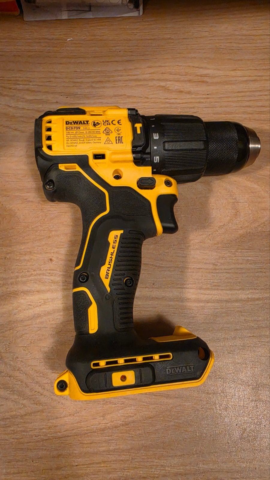 DeWalt DCD709 Accuboormachine met 2x 5.0Ah accu en lader