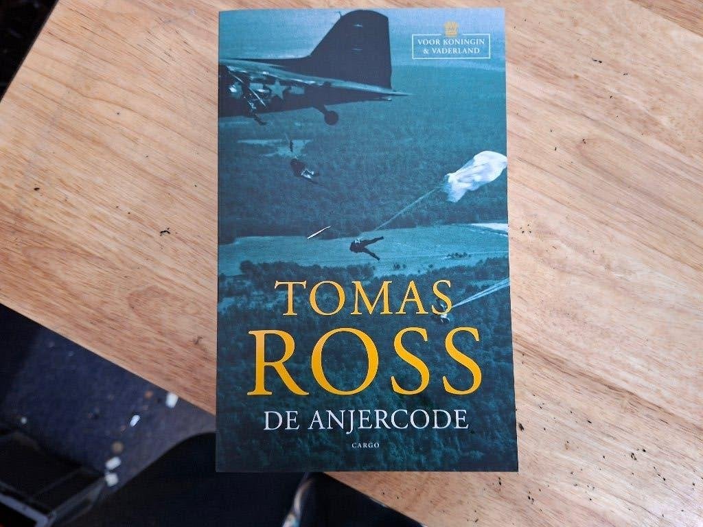 oorlogsboek, Ophalen of Verzenden, Tweede Wereldoorlog, Zo goed als nieuw