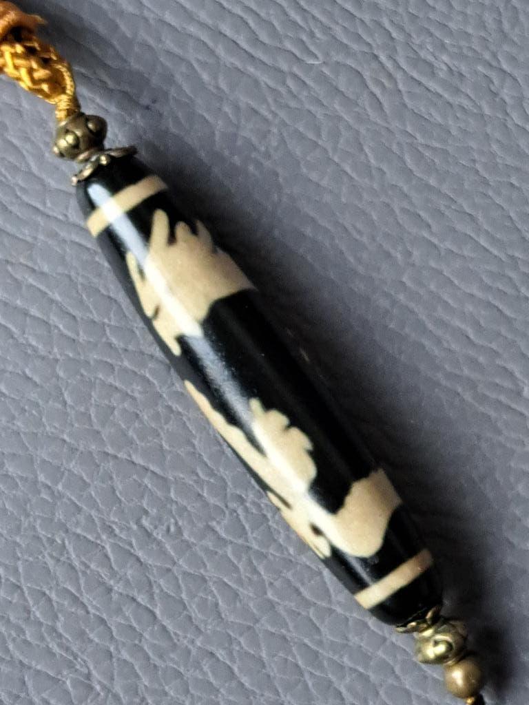 D28 Dzi - Lovely Pure Tibetan natural old Agate dragon dzi, Antiek en Kunst, Kunst | Niet-Westerse kunst, Ophalen of Verzenden