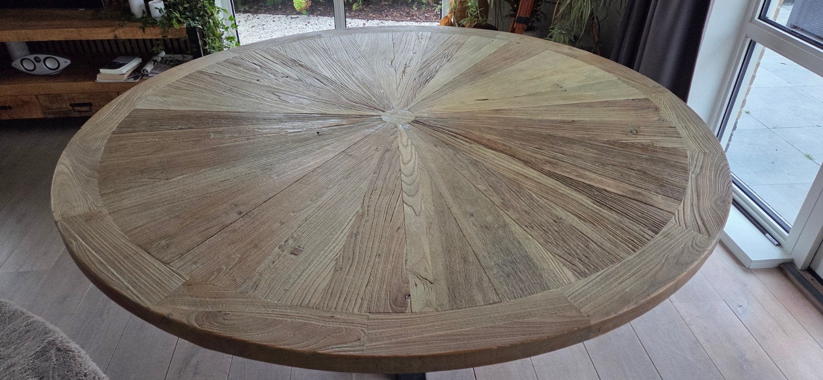 Ambachtelijke ronde tafel 180cm UNIEK OBJECT, Huis en Inrichting, 150 tot 200 cm, Rond, Ophalen of Verzenden, Zo goed als nieuw