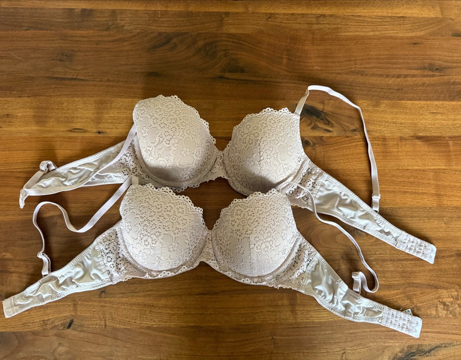 Set van 2 HEMA voorgevormde kanten beugel BH's 85B oud roze, Ophalen of Verzenden, Roze, BH