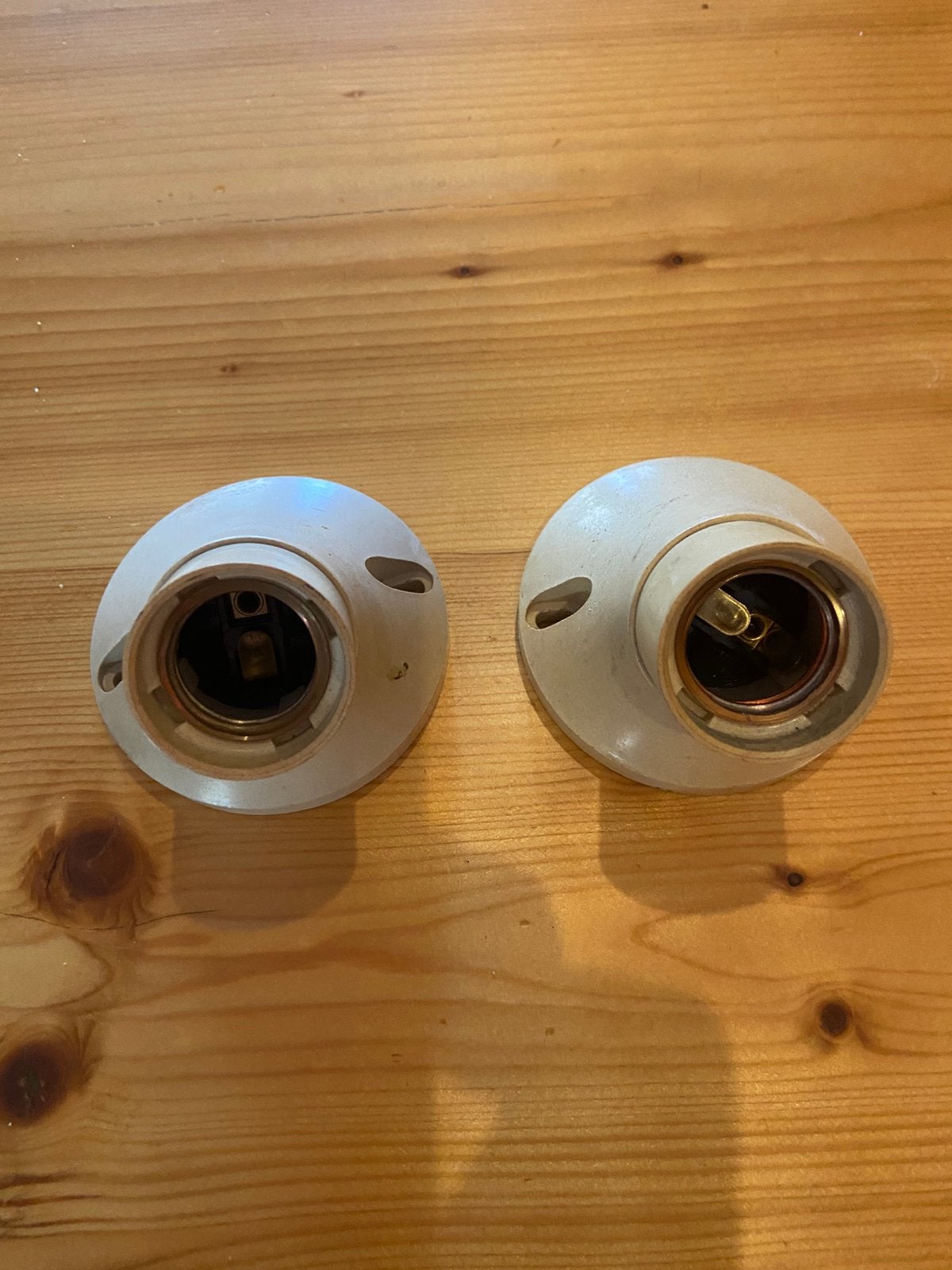 2 schuine fittingen voor lap op schuine wand, Doe-het-zelf en Verbouw, Elektra en Kabels, Ophalen of Verzenden, Zo goed als nieuw