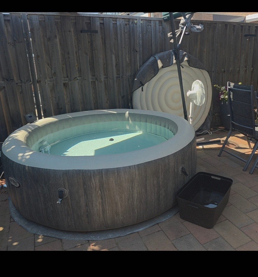 Intex bubblebad PureSpa Bubble Baltik 6personen grijs, Ophalen, Zo goed als nieuw, Afdekzeil, Opblaasbaar