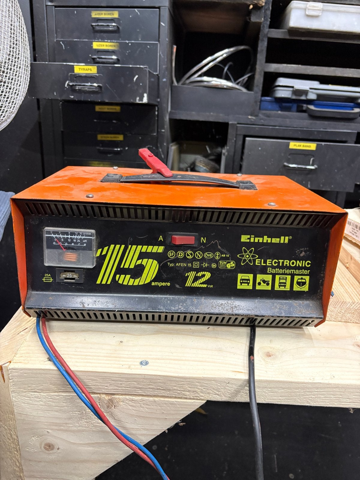 Einhell Electronic Batteriemaster 15 Ampere 12 Volt, Ophalen, Gebruikt, Universele onderdelen