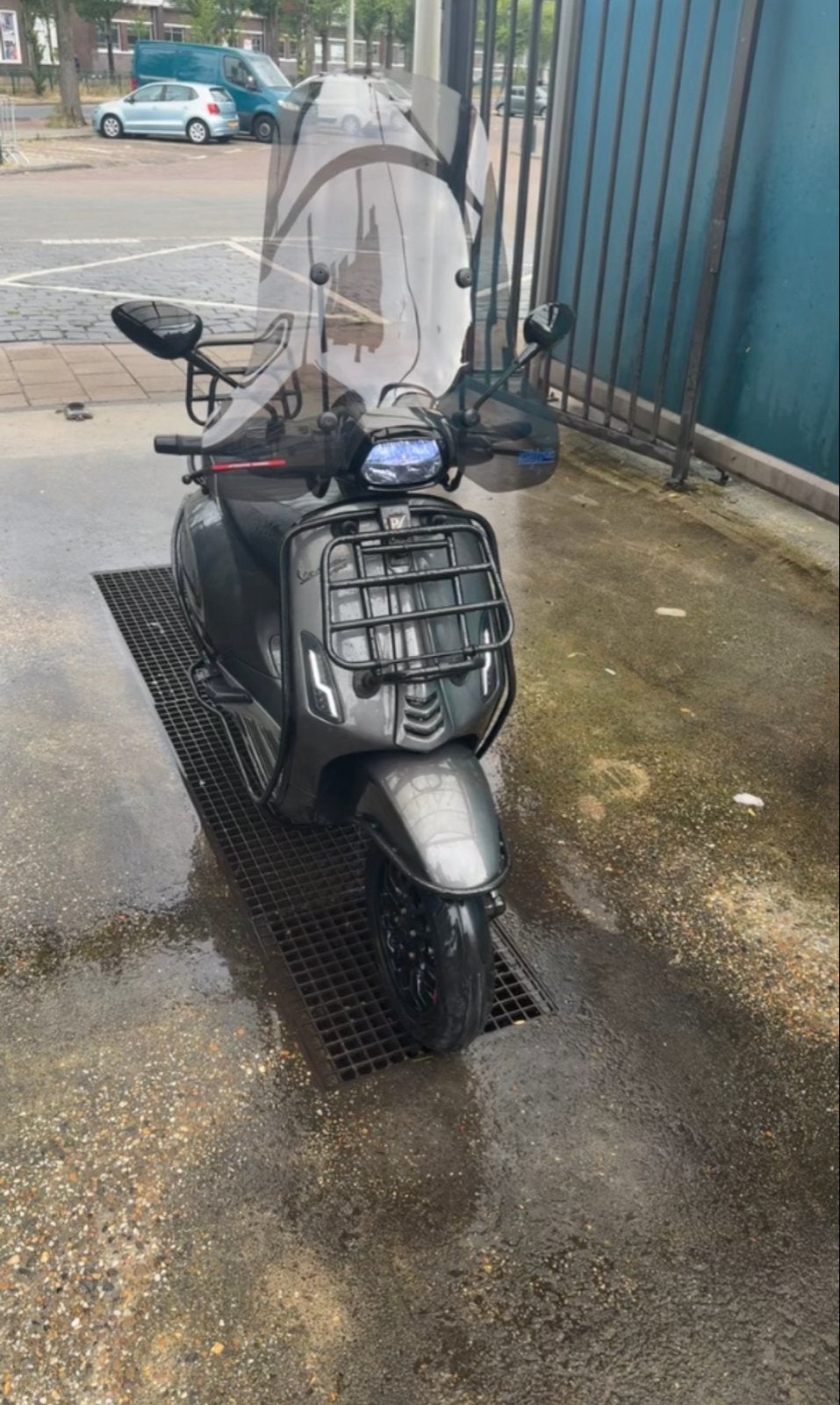 Vespa Sprint 2018 full option Agaat Grijs (Porsche grijs), Fietsen en Brommers, Ophalen, Gebruikt, Overige modellen