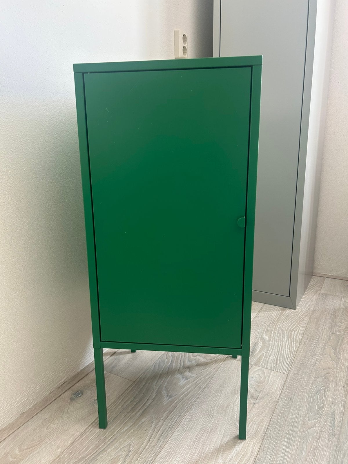Groen lockerkastje, Ophalen, Zo goed als nieuw