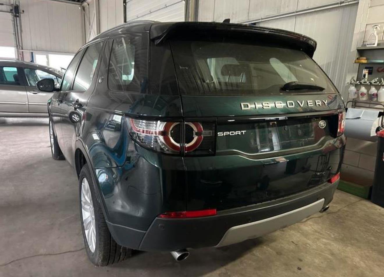 Land Rover Discovery 2.0 Td4 HSE | Motor problem |, Auto's, Dealer onderhouden, Gebruikt, Zwart, 4 cilinders