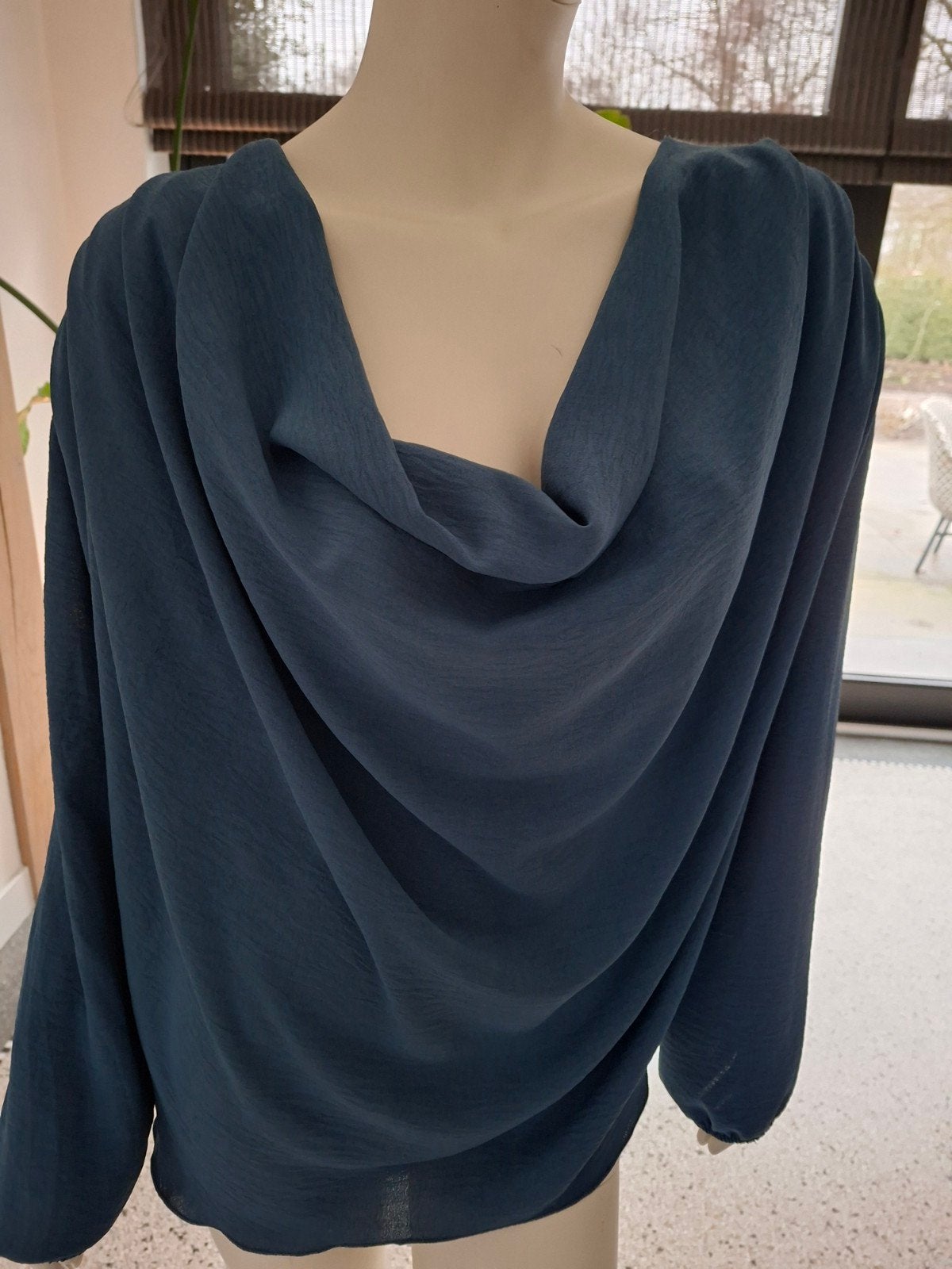 NIEUW baluwe waterval hals top tuniek blouse wijde hals L 42, Ophalen of Verzenden, Nieuw, Maat 42/44 (L)