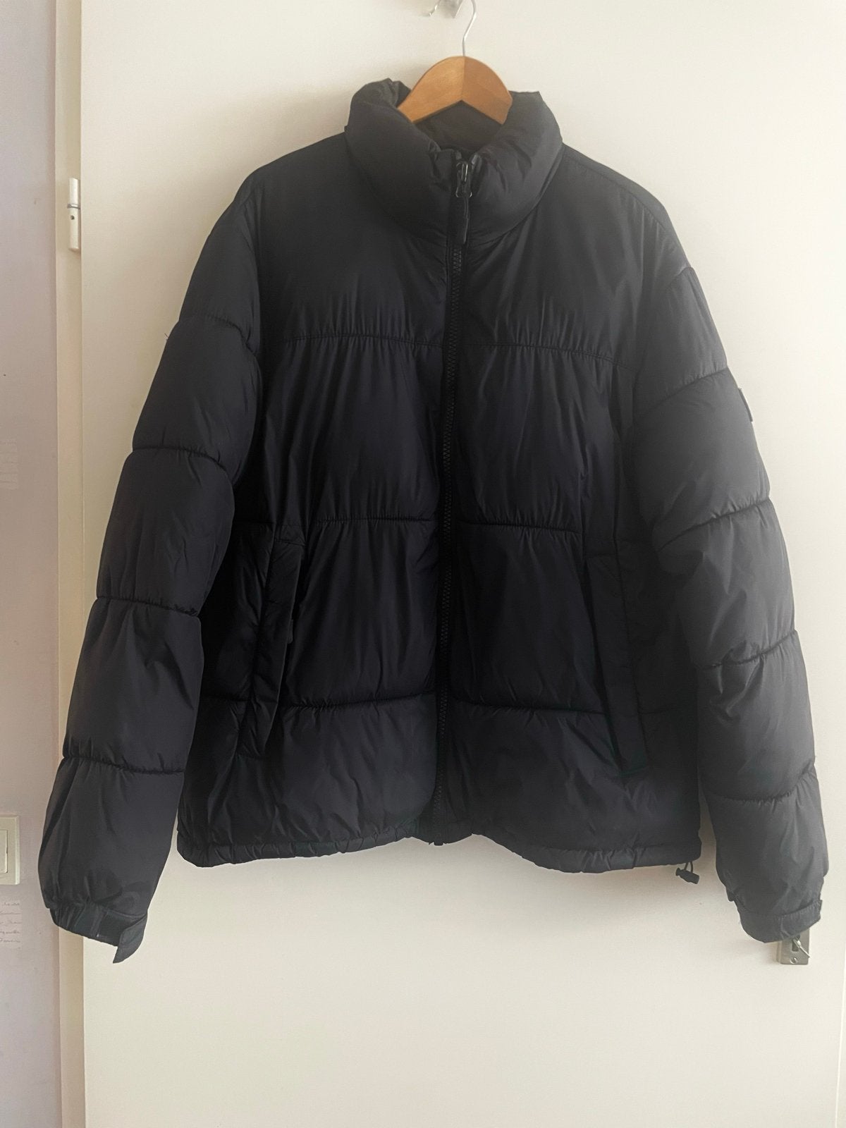 Zwarte Zara Puffer Jas met Ritszakken - Maat M, Ophalen of Verzenden, Gedragen, Maat 48/50 (M), Zwart