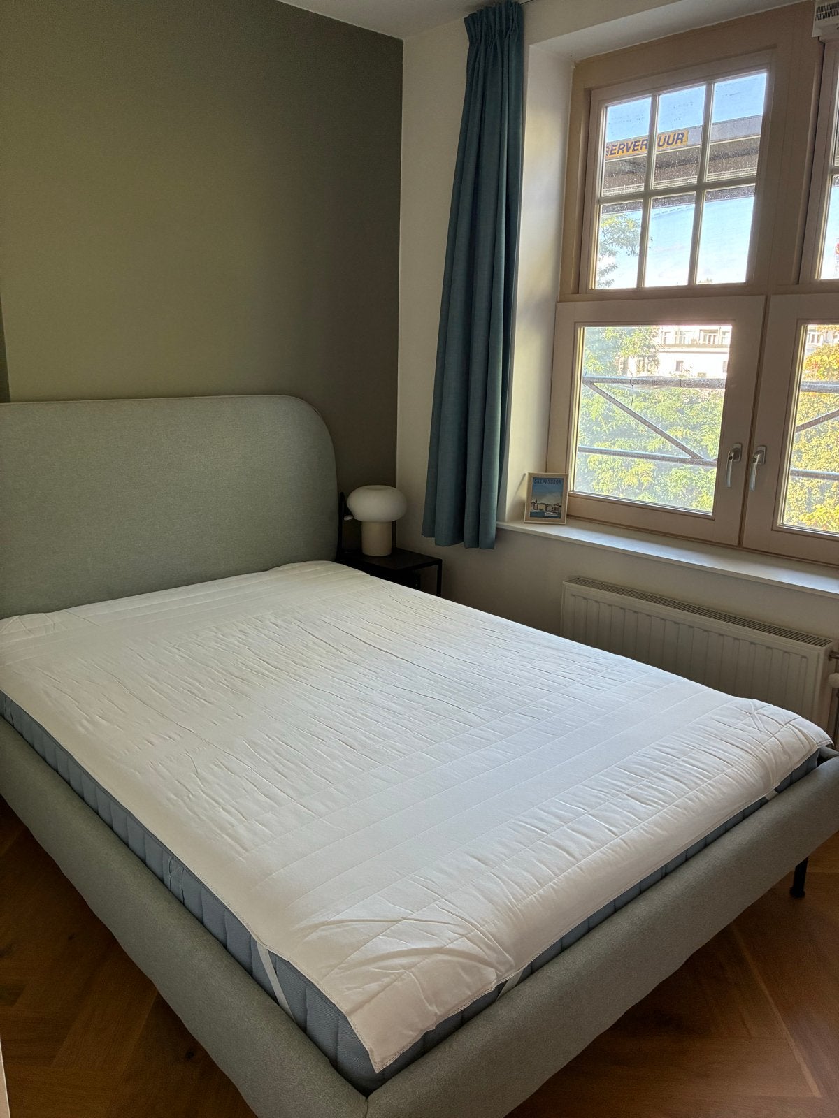 IKEA VADHEIM bedframe met matras en matrasbeschermer 140x200, Ophalen, Tweepersoons, 140 cm, Zo goed als nieuw