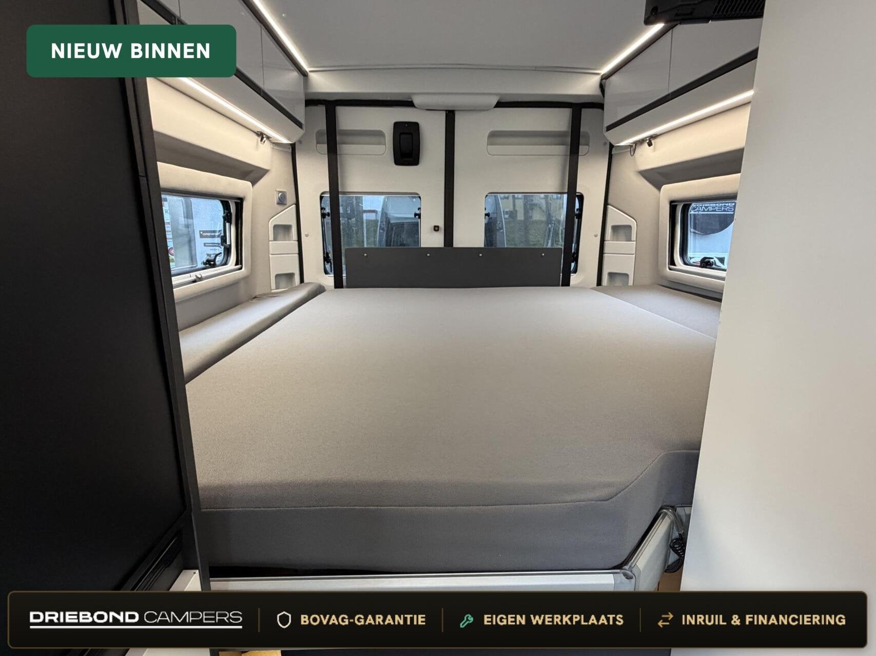 Adria Twin Supreme 640 SGX Zonnepaneel Skyroof Luifel Led Tv, Automaat, Buscamper of Camperbus, 6 tot 7 meter, Bedrijf