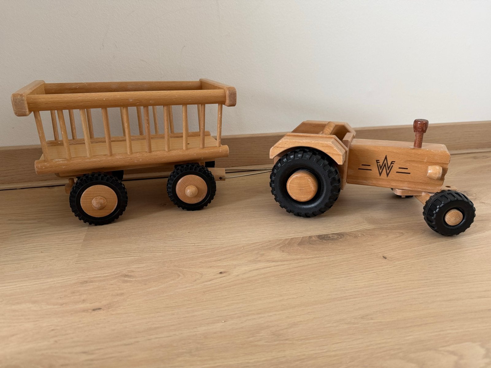 Houten tractor met aanhanger - Werdauer, Ophalen of Verzenden, Gebruikt, Duw- of Trekspeelgoed