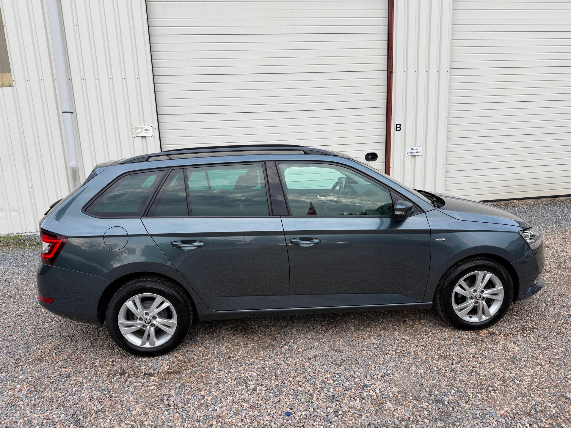 Skoda Fabia Combi 1.0 TSI Style PANORAMADAK.XEON-LED.ADAPTIE, Auto's, Voorwielaandrijving, Dealer onderhouden, Gebruikt, 95 pk