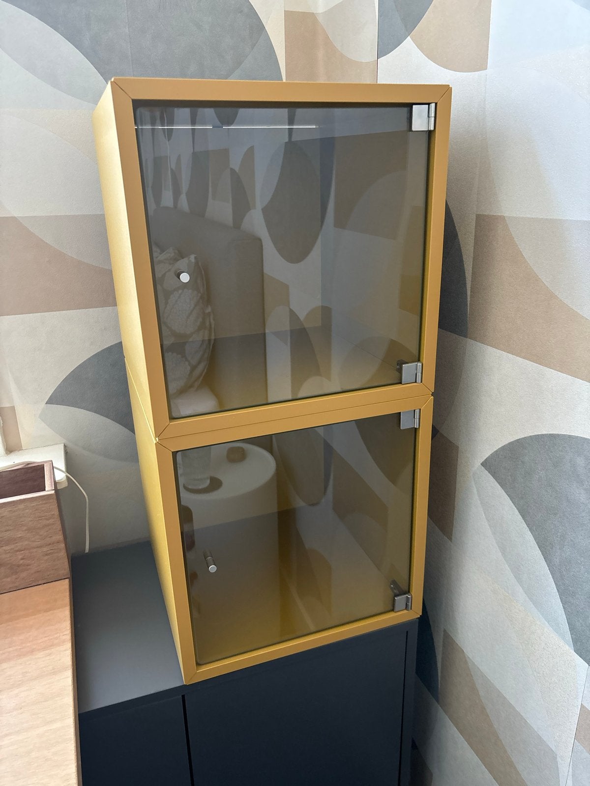IKEA Eket kast boxen met glazen deur Okergeel, Ophalen, Zo goed als nieuw
