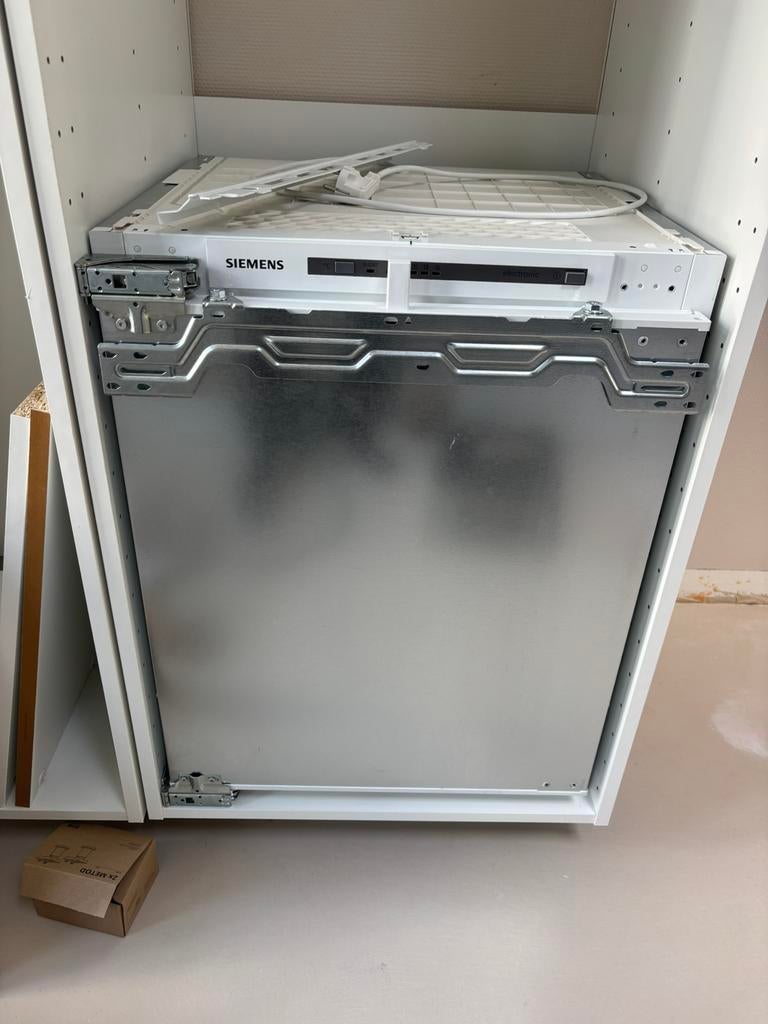 SIEMENS GI11VADE0 Inbouw vriezer, Minder dan 85 cm, Nieuw, Minder dan 60 cm, Energieklasse A of zuiniger