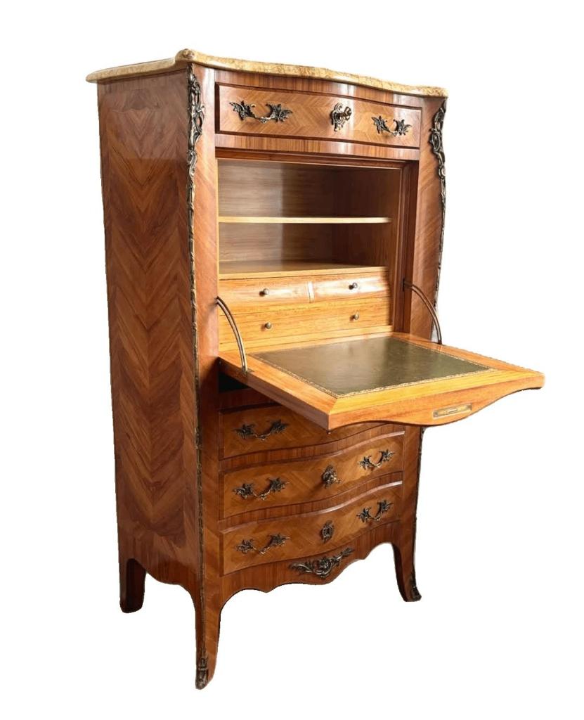 Marquetterie secretaire met brons beslag en marmer., Ophalen