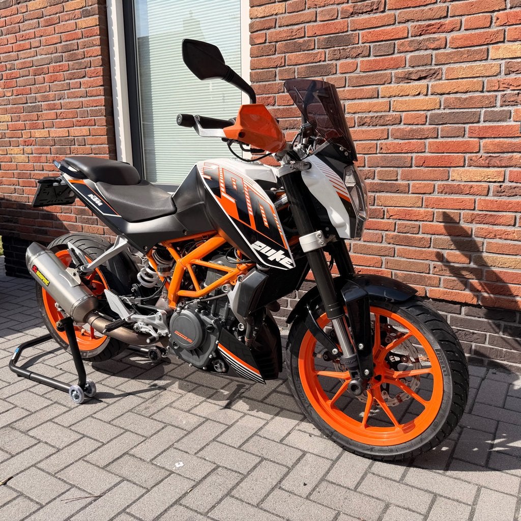 KTM Duke 390 | Akrapovic + DB Killer | Oxford verwarm, Motoren, Motoren | KTM, Occasion, Particulier, 373 cc, Minimaal motorrijbewijs A2