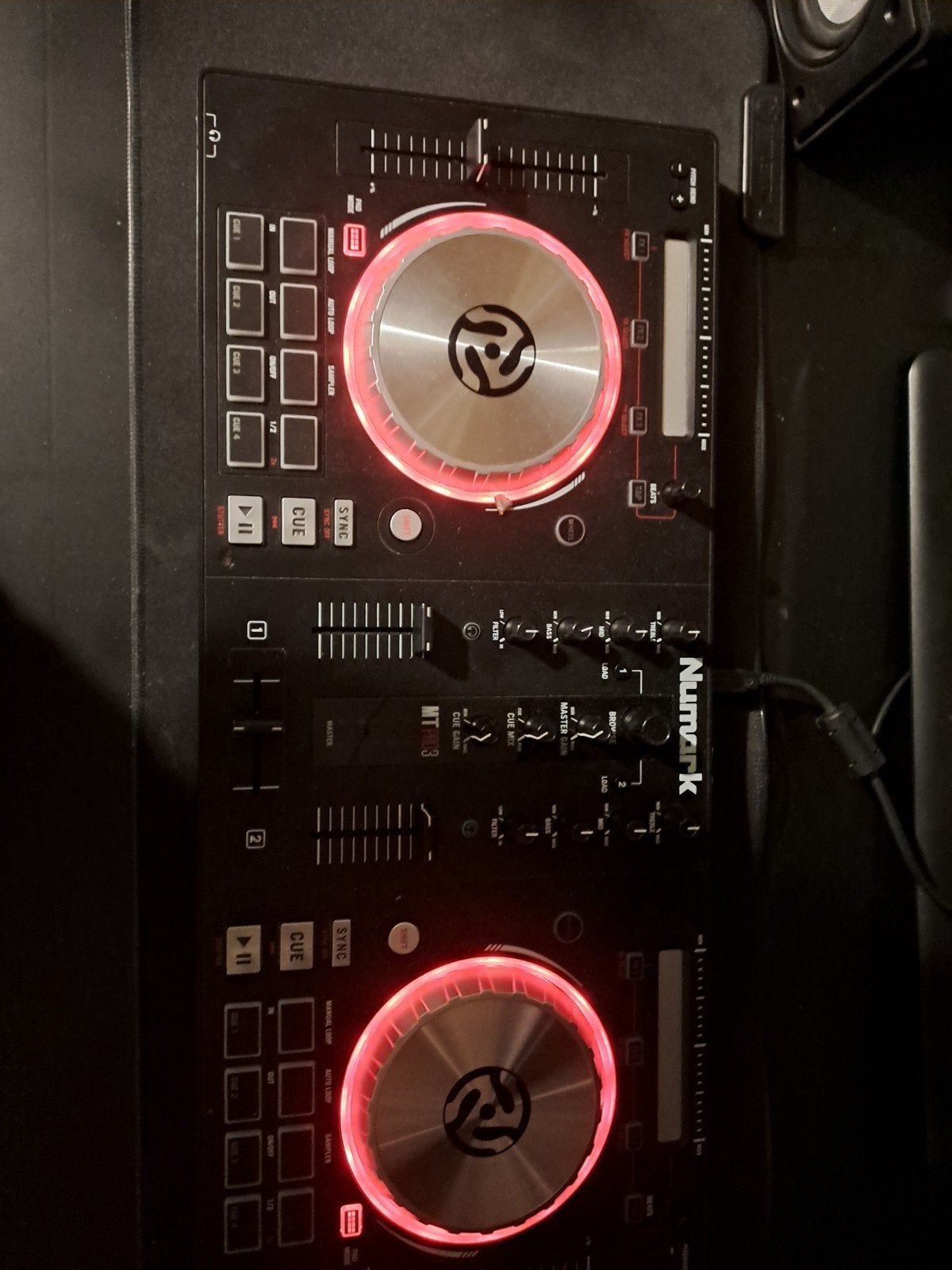 Numark Mixtrack Pro 3 DJ-controller - Zo goed als nieuw, Muziek en Instrumenten, Dj-sets en Draaitafels, Ophalen of Verzenden