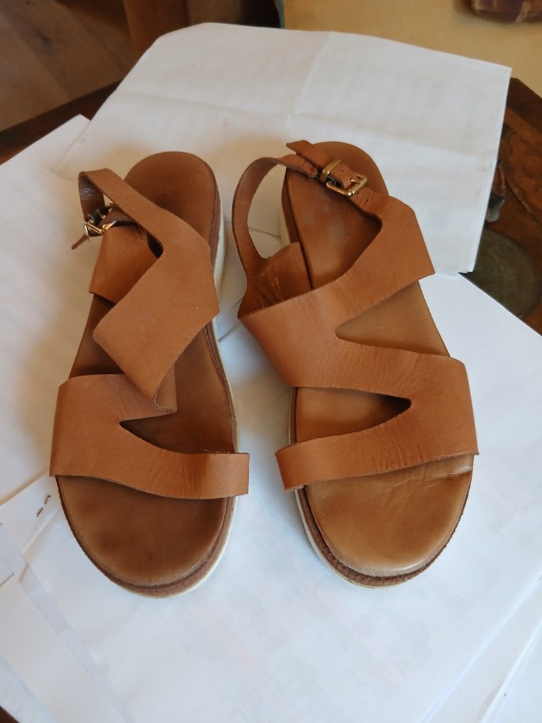 Mooie sandalen van Sacha mt 40 zgan, Bruin, Zo goed als nieuw, Sacha, Sandalen of Muiltjes