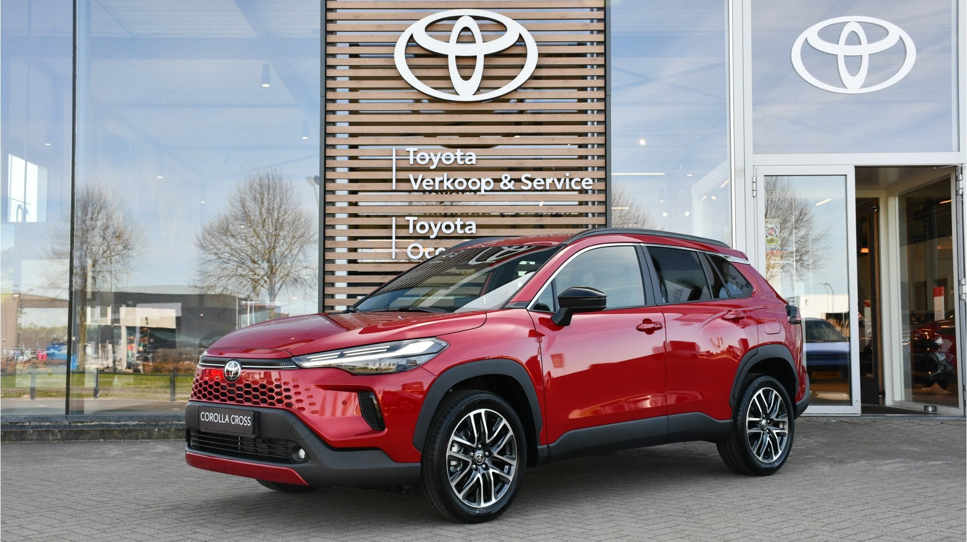 Toyota Corolla Cross Hybrid 140 Dynamic Automaat 140pk | Nie, Auto's, Gebruikt, Zwart, 4 cilinders, Automatische klimaatregeling