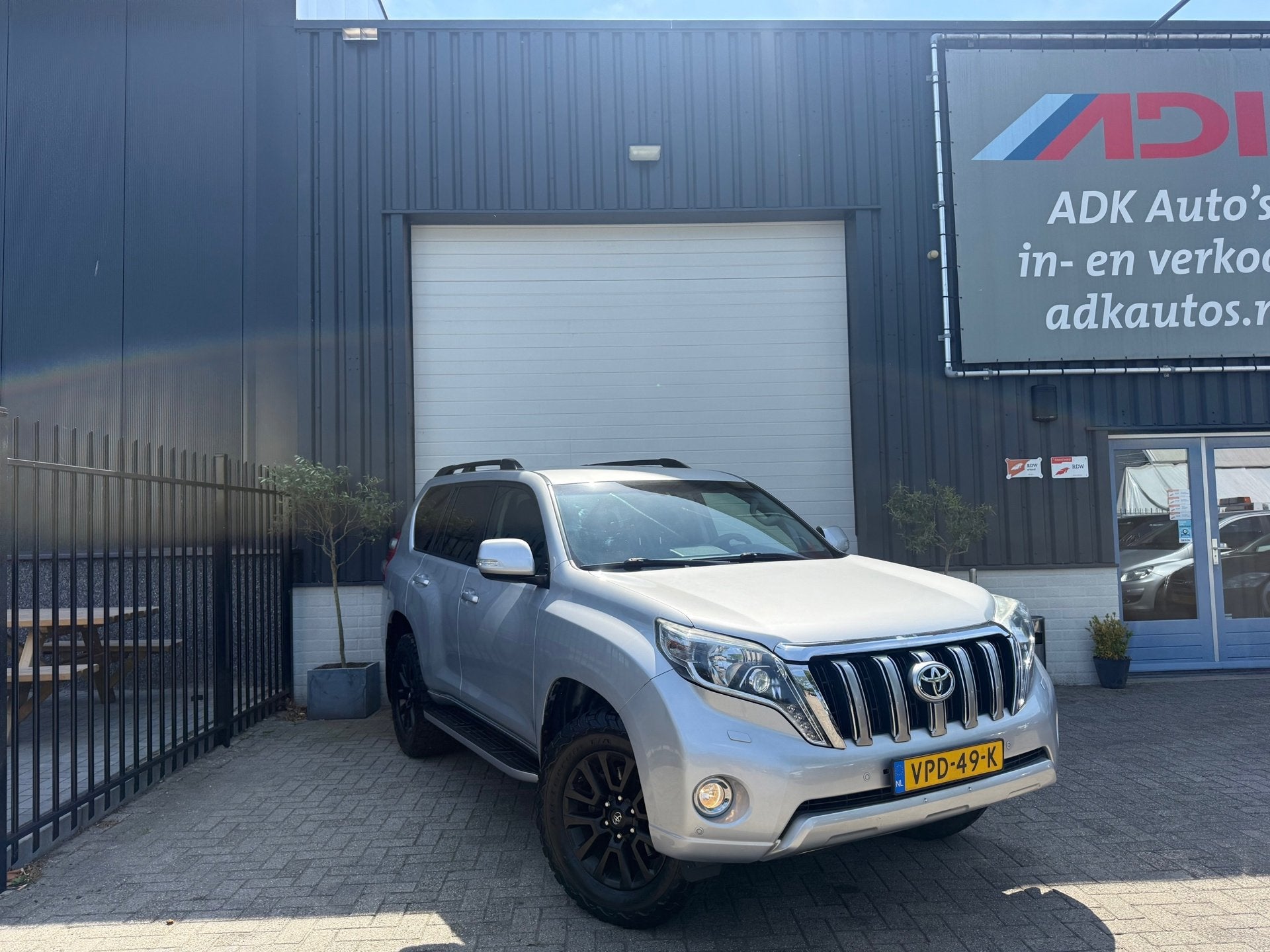 Toyota Land Cruiser 3.0 D-4D-F VX High Roof Window Van EX BT, Auto's, Euro 5, Gebruikt, Zwart, Leder